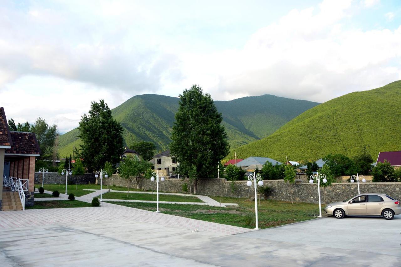 Tulpan Hotel Sheki Ngoại thất bức ảnh